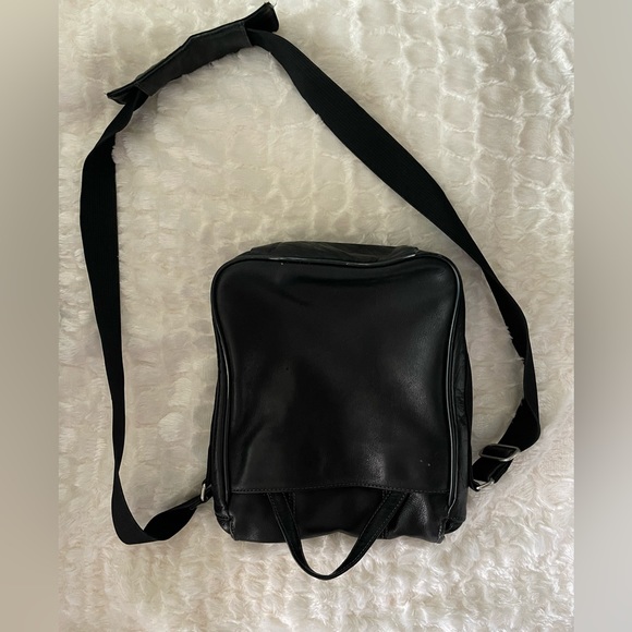 Three inserts and one pocket, black leather satchel. - Picture 8 of 17